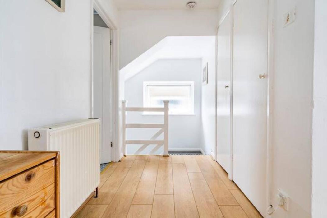 Luton Airport Guest House In Quiet And A Very Pleasant Area, Near London Luton Airport With Free Parking, Wifi, Smart Tv Exterior foto