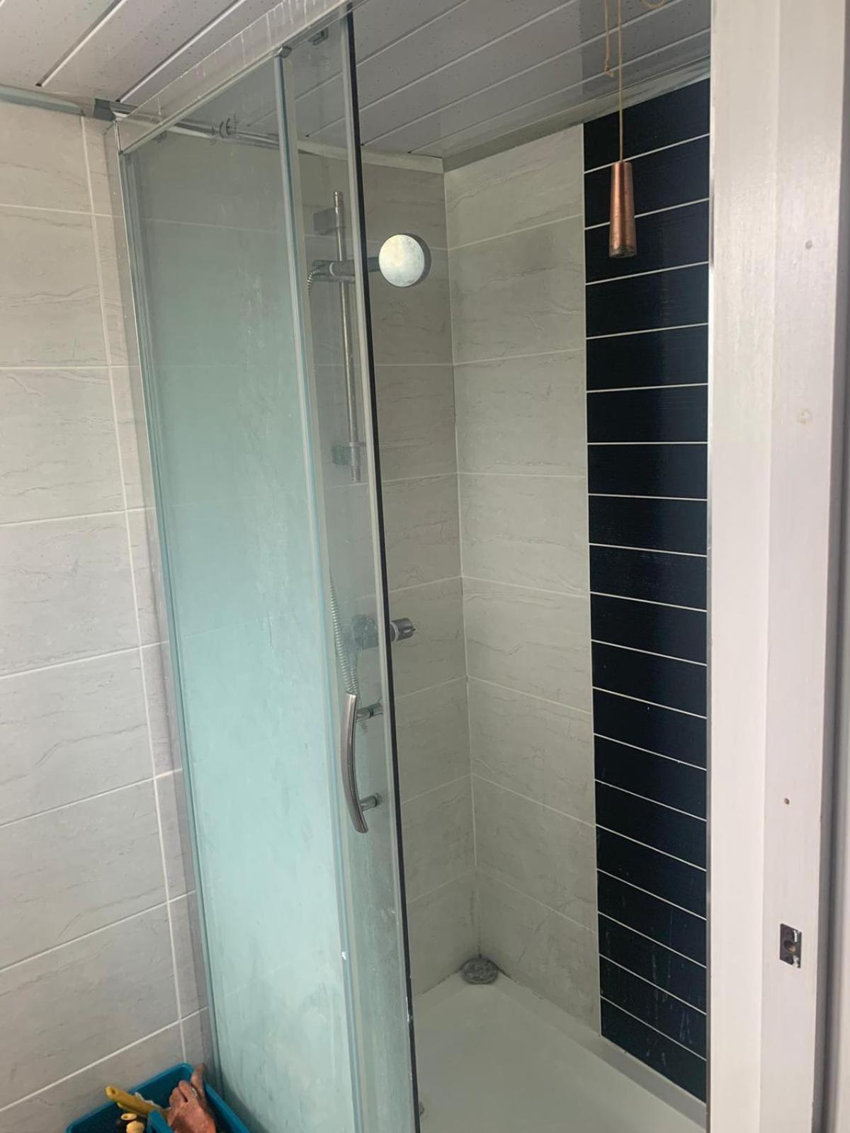 Luton Airport Guest House In Quiet And A Very Pleasant Area, Near London Luton Airport With Free Parking, Wifi, Smart Tv Exterior foto