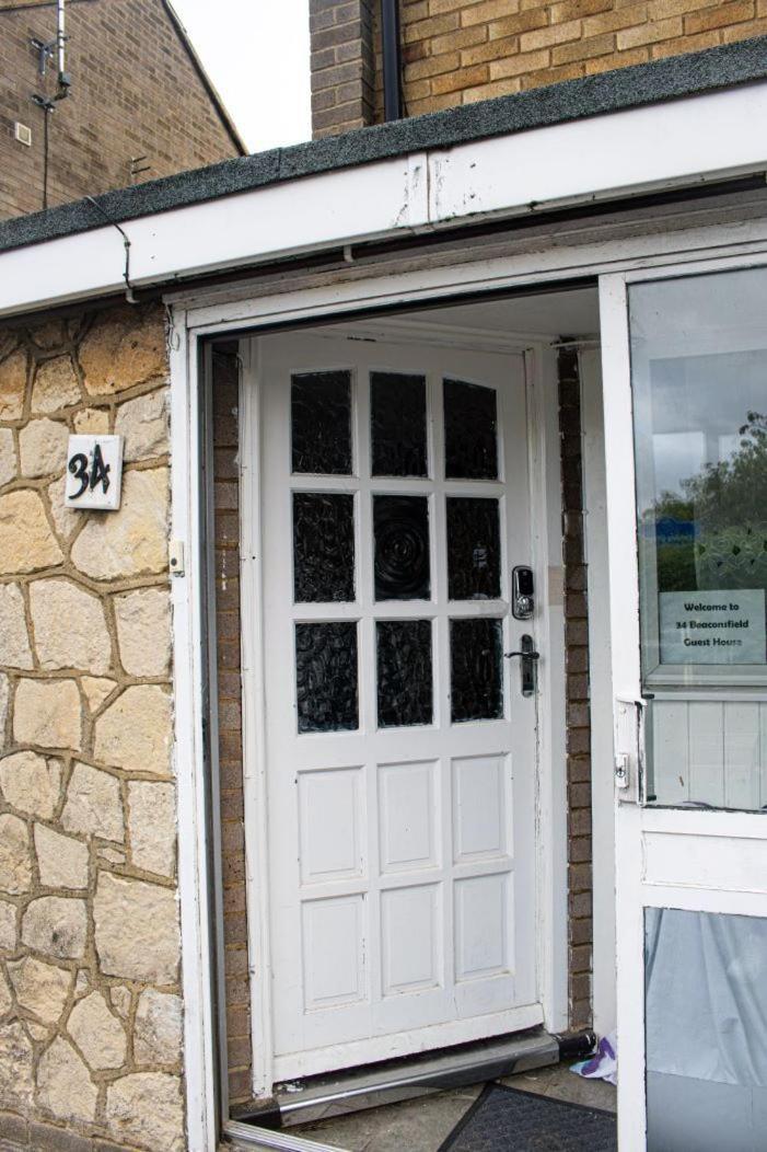 Luton Airport Guest House In Quiet And A Very Pleasant Area, Near London Luton Airport With Free Parking, Wifi, Smart Tv Exterior foto